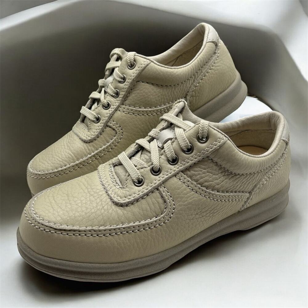 Clarks PACER off‎ white leather walking shoes women’s size 8.5 comfortable